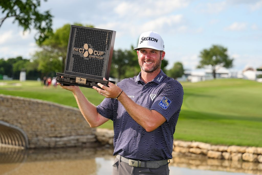 
Taylor Pendrith holds up his Jikji trophy after winning THE CJ CUP Byron Nelson.
