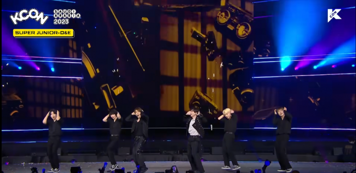 Image of K-pop idols dancing 