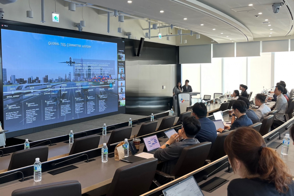 Image of presentation session of CJ Logistics' TES Global Workshop