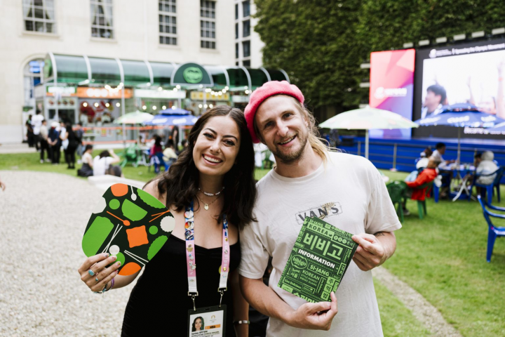 Visitors to the bibigo-Zone enjoy taking commemorative photos at Korea House