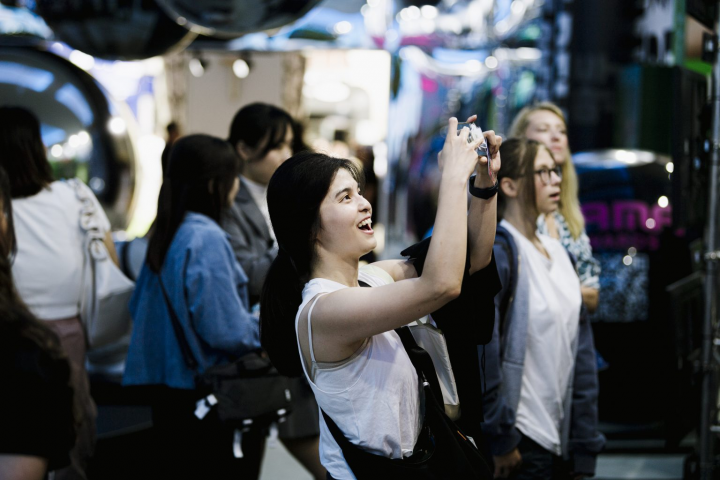 Visitors watch and film their favorite
K-content at the CJ Group Hall
