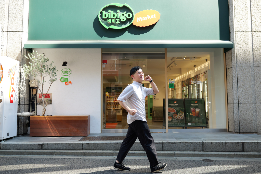CJ Foods employee going for a jog infront of bibigo store