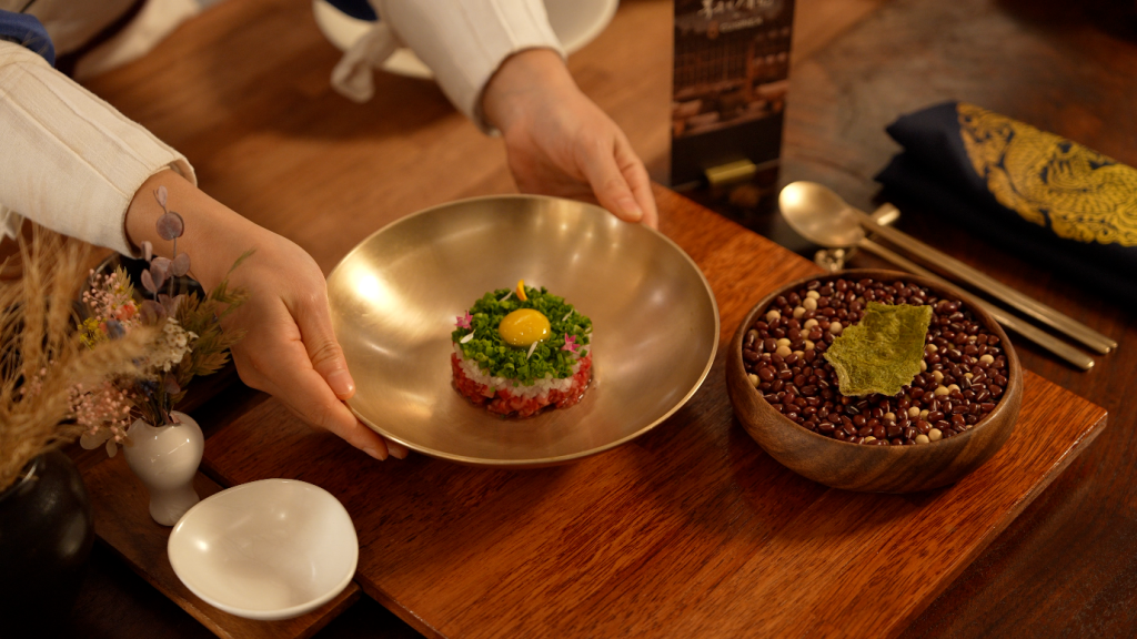 Bon appétit,your majesty× cuisine.k pop up tartare dish