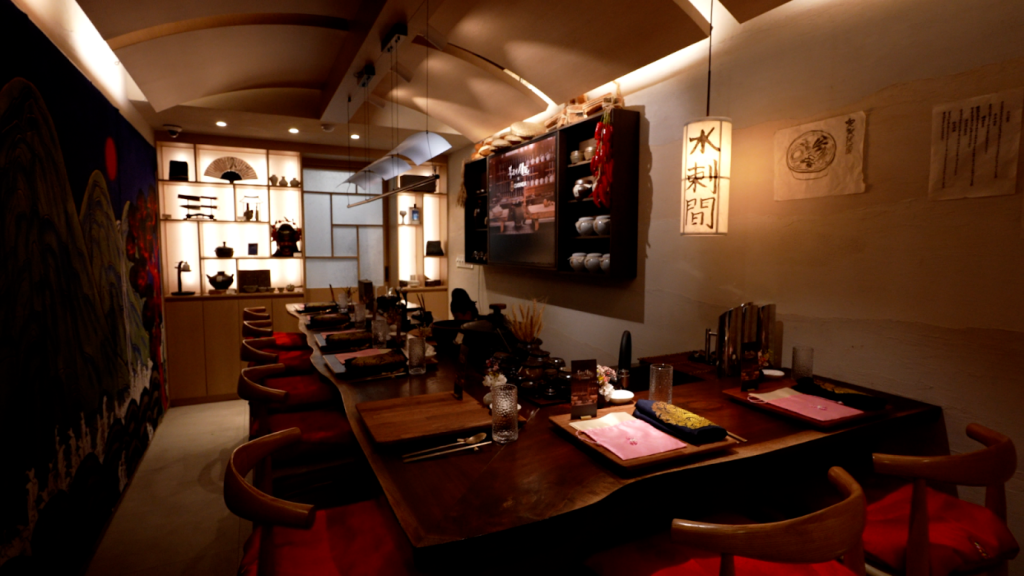 Bon appétit,your majesty× cuisine.k pop up dinning tables