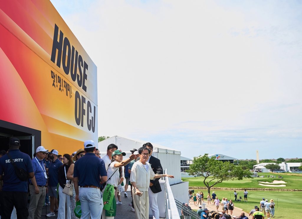CJ Group Chairman Lee Jay-hyun tours House of CJ at THE CJ CUP Byron Nelson in McKinney, Texas.